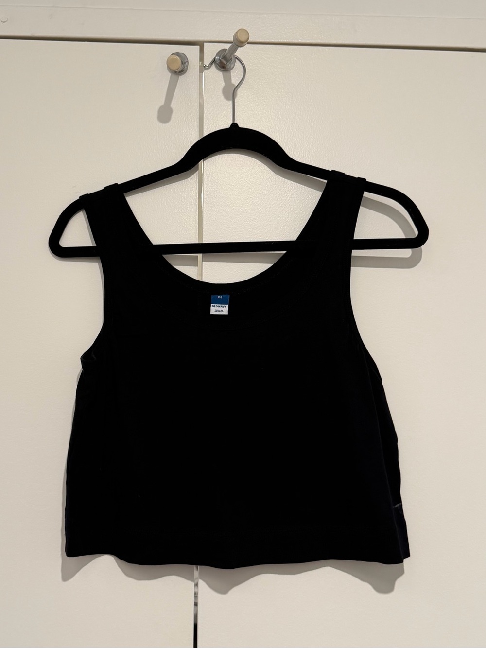 NWT XS Old Navy Black Cropped Tank Top